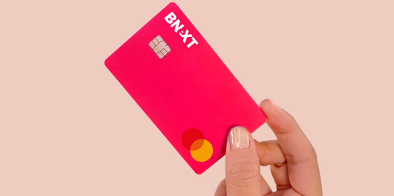 Tarjeta rosa de Bnext, una tarjeta gratuita sin comisiones